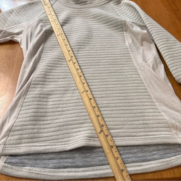 KUHL Women's Verena Pullover sweater Cream US M Wool Blend Base Layer Outdoor - Picture 8 of 9